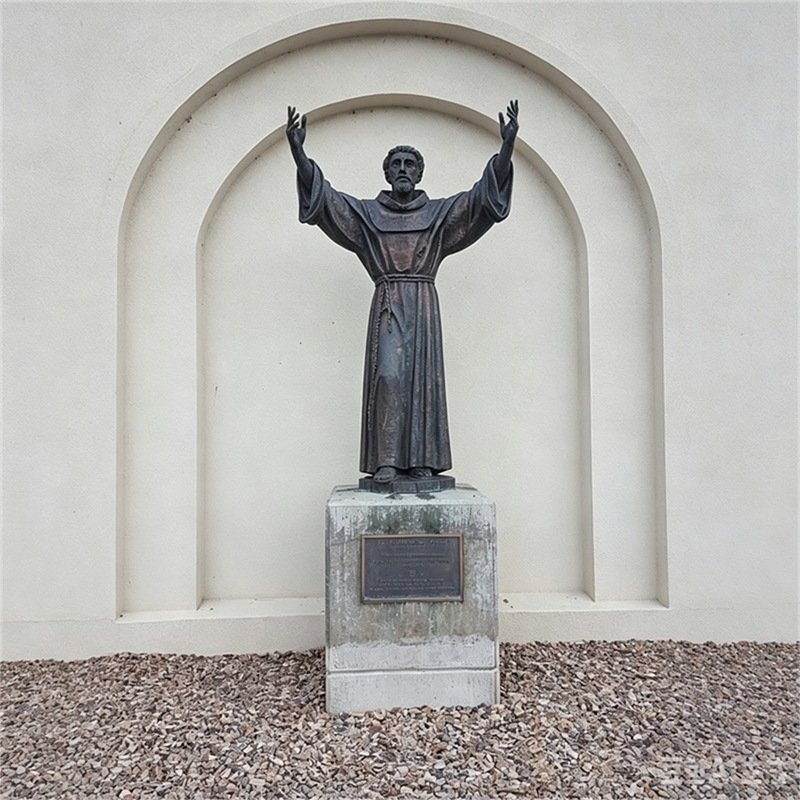 Saint Francis of Assis garden statue