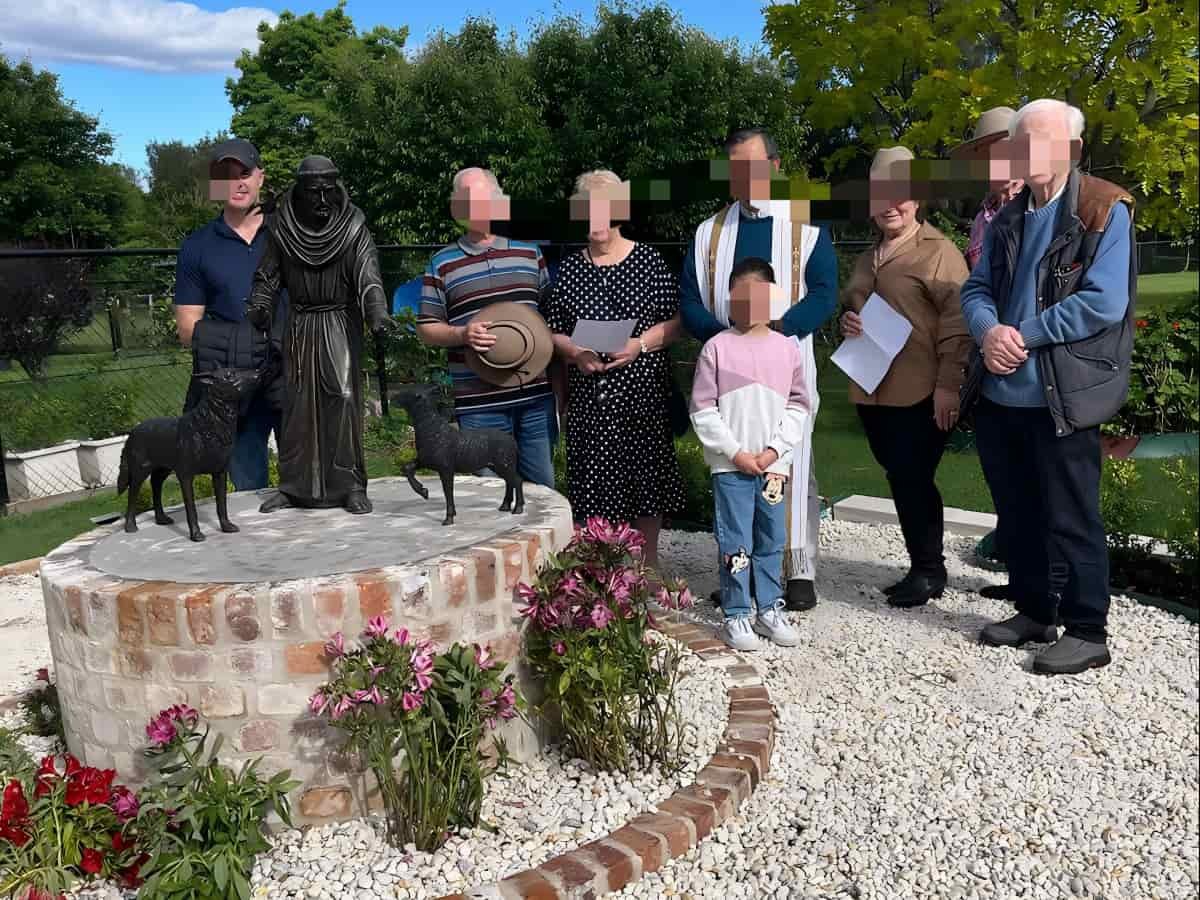 Custom Saint Francis preaching to animals statue for garden outdoor installation