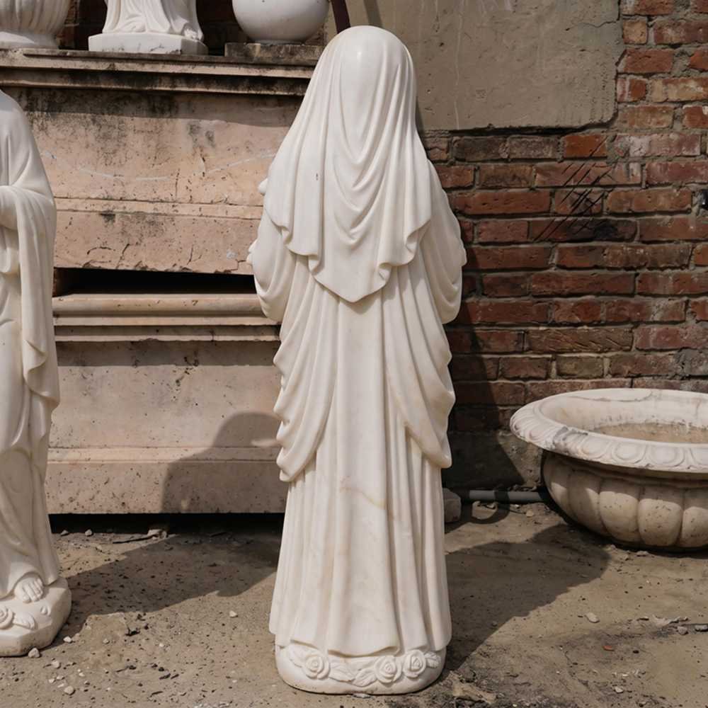 La Innocence Statue
