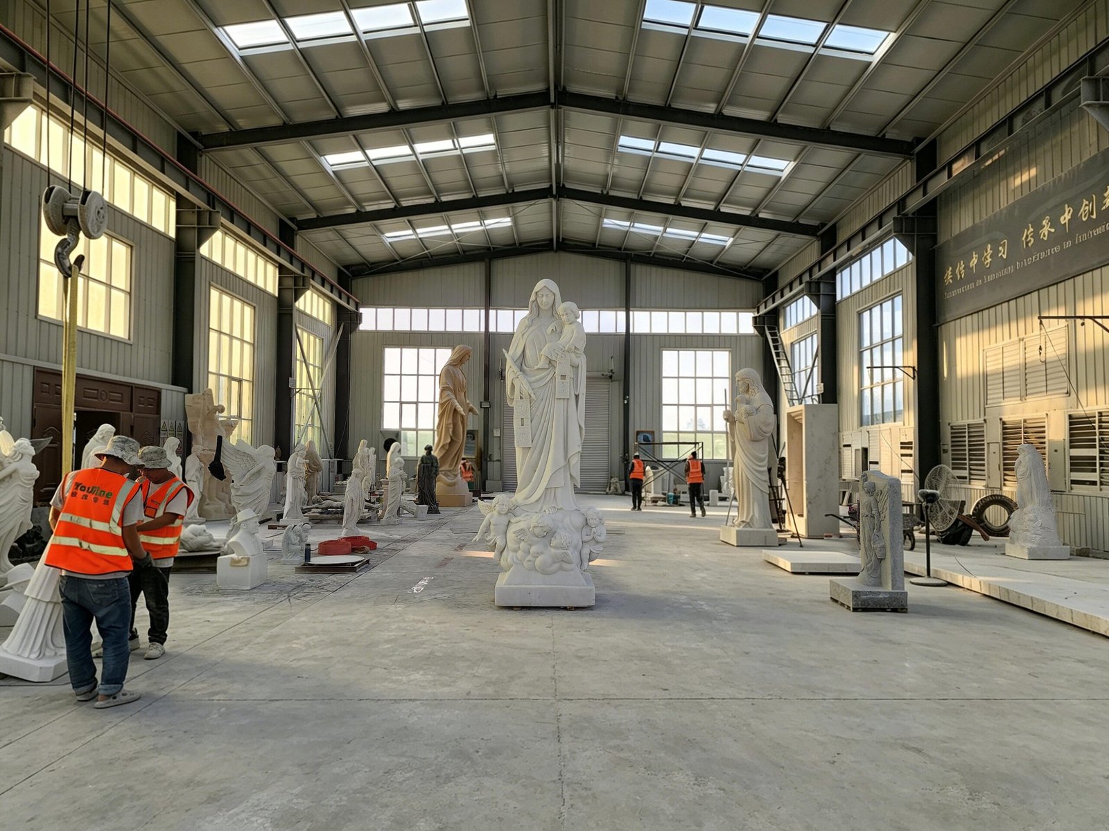 YouFine sculpture showroom