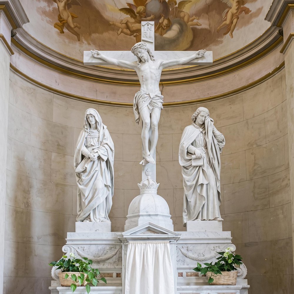 crucifix statue